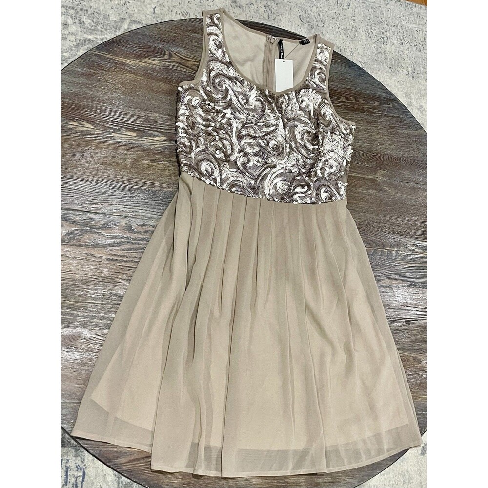 Doe & Rae Boutique Gold Sequin Beaded Sleeveless Cocktail Dress - Small - NWT